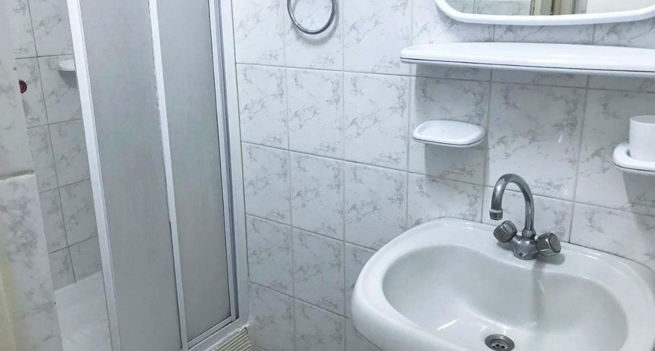 Hotel Kozatsky On Antonova Kiev Esterno foto