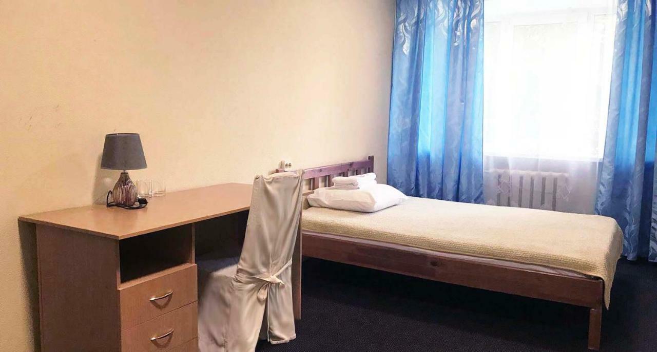 Hotel Kozatsky On Antonova Kiev Esterno foto